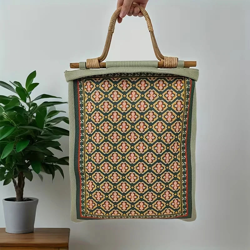 Elise’s Heritage Style | Retro Print Handbag