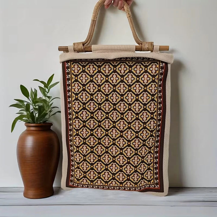 Elise’s Heritage Style | Retro Print Handbag